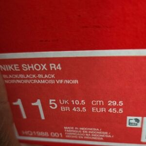 Nike Shox R4 in Black and Red